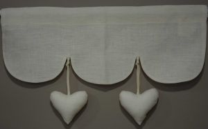 Valance festons coeur ivoire 45x17cm Aux Cotonnades de Mathilde